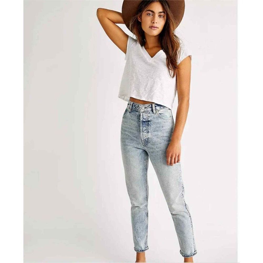 Free People x We The Free Zuri Mom Jean in Lived in Blue Size 27